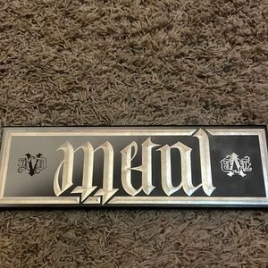 Kat Von D Metal Matte Eye Shadow Palette